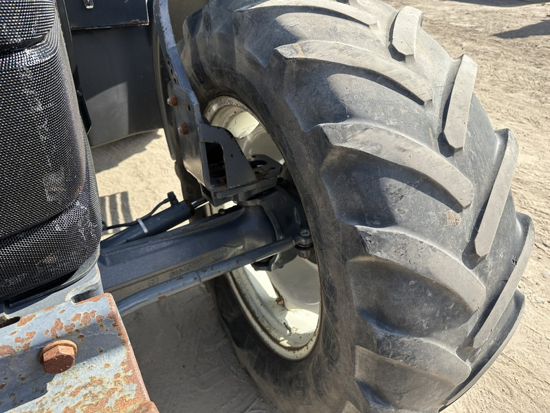 Farm tractor New Holland TS 90: picture 15