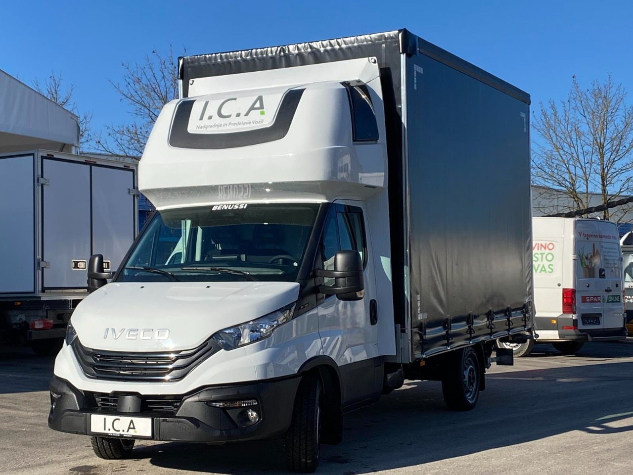 IVECO DAILY 35S18HP D30C | PRITSCHE PLANE + SCHLAFKABINE + LADERAMPE - Curtain side van: picture 3 IVECO DAILY 35S18HP D30C | PRITSCHE PLANE + SCHLAFKABINE + LADERAMPE - Curtain side van: picture 3