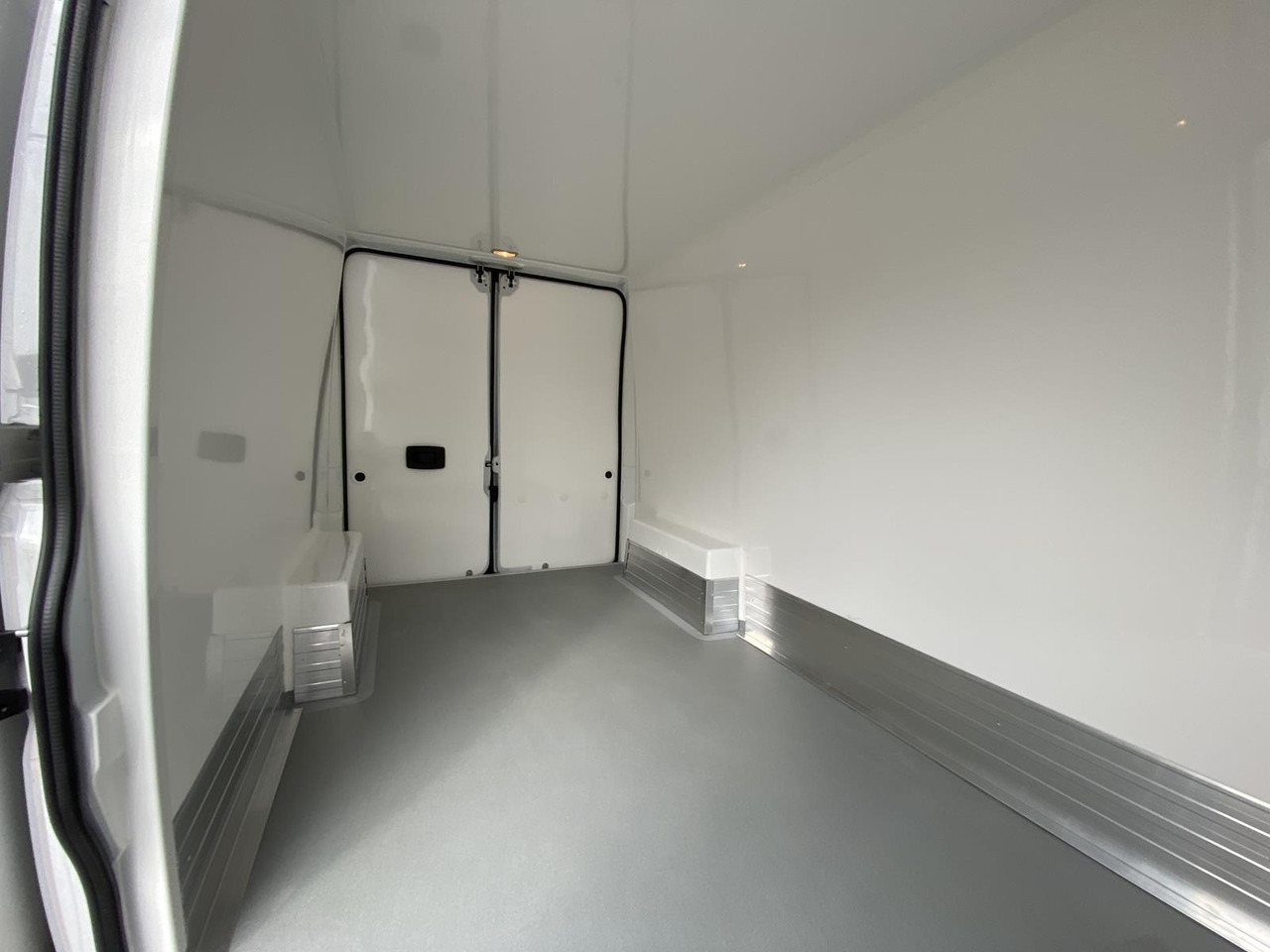 New Refrigerated van PEUGEOT BOXER L3H2 180PS CONFORT 335 / FRISCHDIENST BIS 0 + KONVEKTA FK2321 12-230V: picture 24