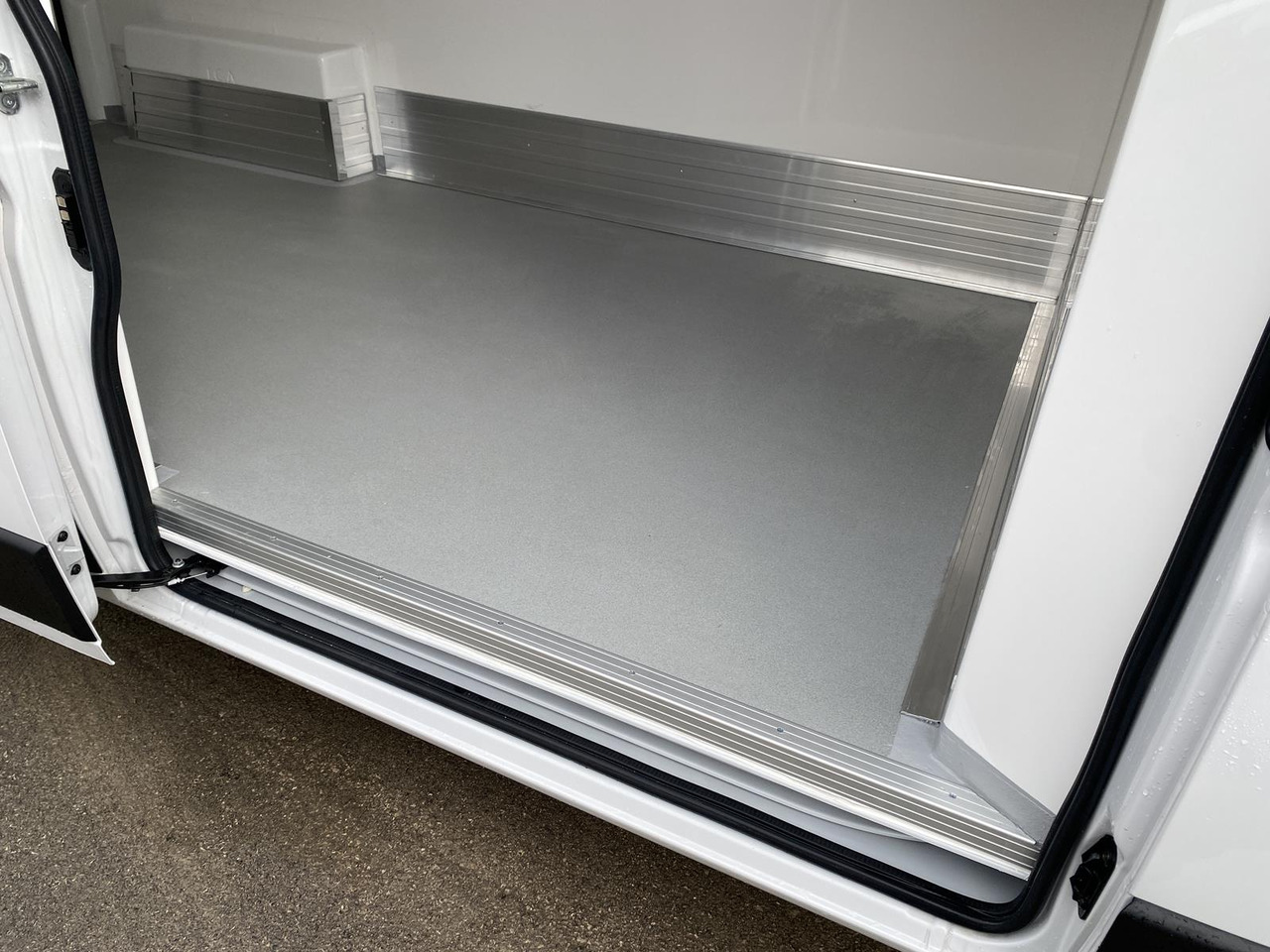 New Refrigerated van PEUGEOT BOXER L3H2 180PS CONFORT 335 / FRISCHDIENST BIS 0 + KONVEKTA FK2321 12-230V: picture 29
