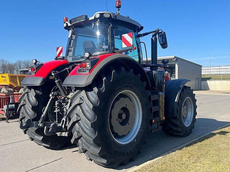 Massey Ferguson MF 8740 S "Exclusive Ausstattung" - Farm tractor: picture 5 Massey Ferguson MF 8740 S "Exclusive Ausstattung" - Farm tractor: picture 5