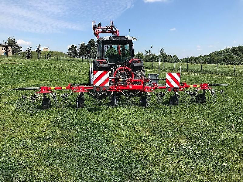 Massey Ferguson MF TD 676 DN / FELLA SANOS 6606 DN - Tedder/ Rake: picture 4 Massey Ferguson MF TD 676 DN / FELLA SANOS 6606 DN - Tedder/ Rake: picture 4