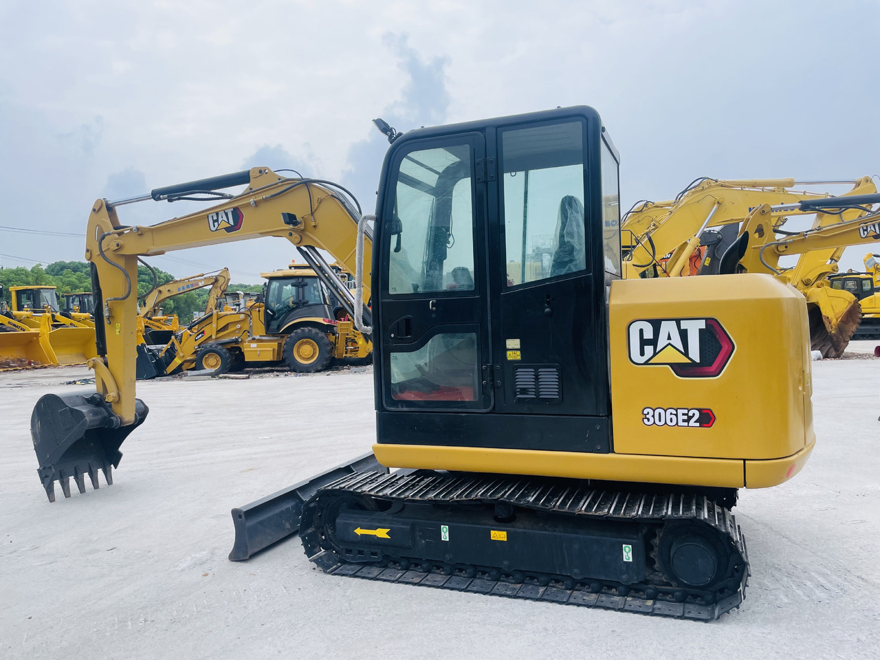 Caterpillar 306 Used Excavator 306E 306E2 6 Ton Mini Excavator Doosan DH55 DH60 DX60 Hyundai 60 High Quality Excavators on Sale - Mini excavator: picture 1 Caterpillar 306 Used Excavator 306E 306E2 6 Ton Mini Excavator Doosan DH55 DH60 DX60 Hyundai 60 High Quality Excavators on Sale - Mini excavator: picture 1