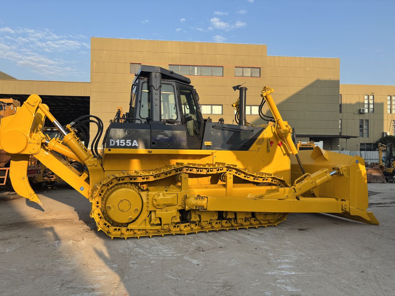 KOMATSU Excavadora Used Bulldozer Dozer D155A Tractor in Excellent Work Performance - Bulldozer: picture 4 KOMATSU Excavadora Used Bulldozer Dozer D155A Tractor in Excellent Work Performance - Bulldozer: picture 4