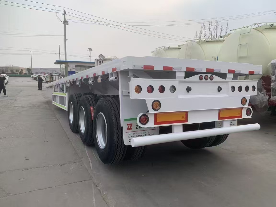 ZHICHENG Semi Flat Bed Low Bed in New or Used with 3 Axles 4 Axles - Low loader semi-trailer: picture 4 ZHICHENG Semi Flat Bed Low Bed in New or Used with 3 Axles 4 Axles - Low loader semi-trailer: picture 4
