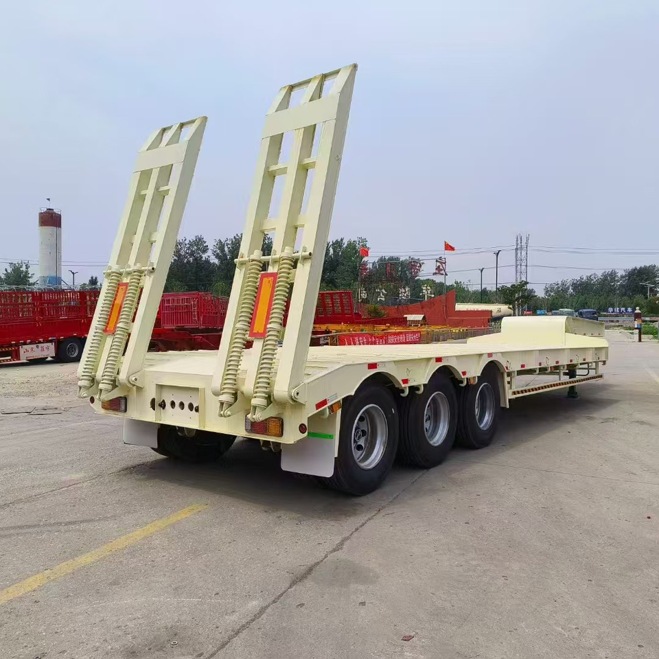 ZHICHENG Semi Flat Bed Low Bed in New or Used with 3 Axles 4 Axles - Low loader semi-trailer: picture 3 ZHICHENG Semi Flat Bed Low Bed in New or Used with 3 Axles 4 Axles - Low loader semi-trailer: picture 3