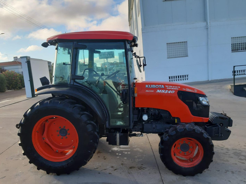 Kubota M8540 - Farm tractor: picture 2 Kubota M8540 - Farm tractor: picture 2