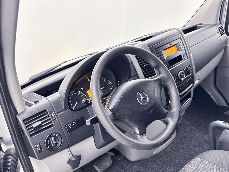 Mercedes-Benz Sprinter 316 2.2 CDI Bakwagen Meubelbak met Laadklep D'Hollandia Cruise Control Zijdeur - Box van: picture 4 Mercedes-Benz Sprinter 316 2.2 CDI Bakwagen Meubelbak met Laadklep D'Hollandia Cruise Control Zijdeur - Box van: picture 4