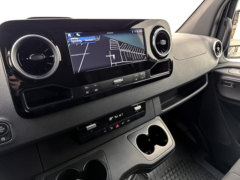 Mercedes-Benz Sprinter 317 1.9 CDI L4H2 Pro 3.5t trekhaak Navigatie Betimmering Parkeerpakket Stoelverwarming - Panel van: picture 5 Mercedes-Benz Sprinter 317 1.9 CDI L4H2 Pro 3.5t trekhaak Navigatie Betimmering Parkeerpakket Stoelverwarming - Panel van: picture 5