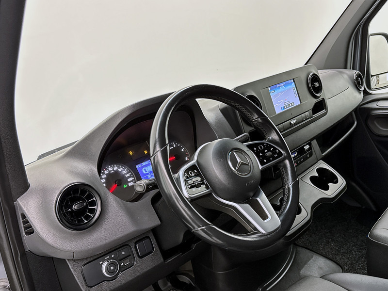 Mercedes-Benz Sprinter 519 3.0 CDI L3H2 V6 Led koplampen 360 camera systeem Trekhaak Navigatie Dubbel lucht - Panel van: picture 5 Mercedes-Benz Sprinter 519 3.0 CDI L3H2 V6 Led koplampen 360 camera systeem Trekhaak Navigatie Dubbel lucht - Panel van: picture 5