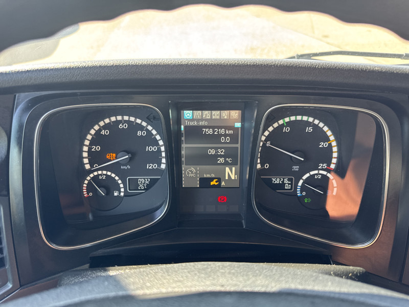 Mercedes-Benz Actros 1848 LS GIGA SPACE Lowliner - Tractor unit: picture 5 Mercedes-Benz Actros 1848 LS GIGA SPACE Lowliner - Tractor unit: picture 5
