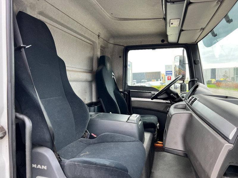 Leasing of MAN TGL 150 4x2 Bakwagen Schuifzeilbak MAN TGL 150 4x2 Bakwagen Schuifzeilbak: picture 17 Leasing of MAN TGL 150 4x2 Bakwagen Schuifzeilbak MAN TGL 150 4x2 Bakwagen Schuifzeilbak: picture 17