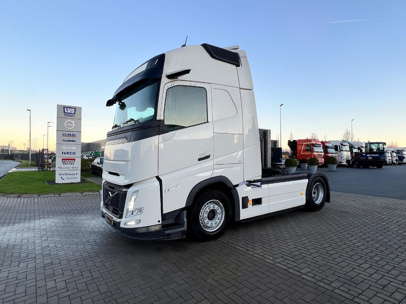 Volvo FH 460 4x2 trekker Aero / Globetrotter XL / Standclima - Tractor unit: picture 1 Volvo FH 460 4x2 trekker Aero / Globetrotter XL / Standclima - Tractor unit: picture 1