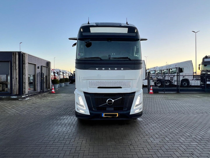 Volvo FH 460 4x2 trekker Aero / Globetrotter XL / Standclima - Tractor unit: picture 2 Volvo FH 460 4x2 trekker Aero / Globetrotter XL / Standclima - Tractor unit: picture 2