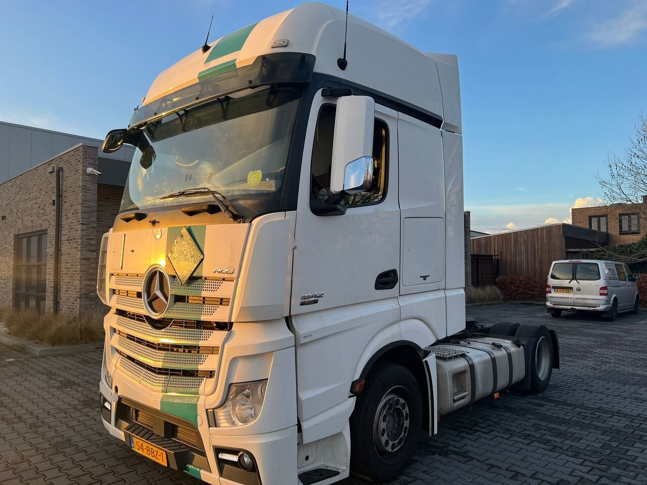 Mercedes-Benz Actros 1842 MP4 - Tractor unit: picture 2 Mercedes-Benz Actros 1842 MP4 - Tractor unit: picture 2