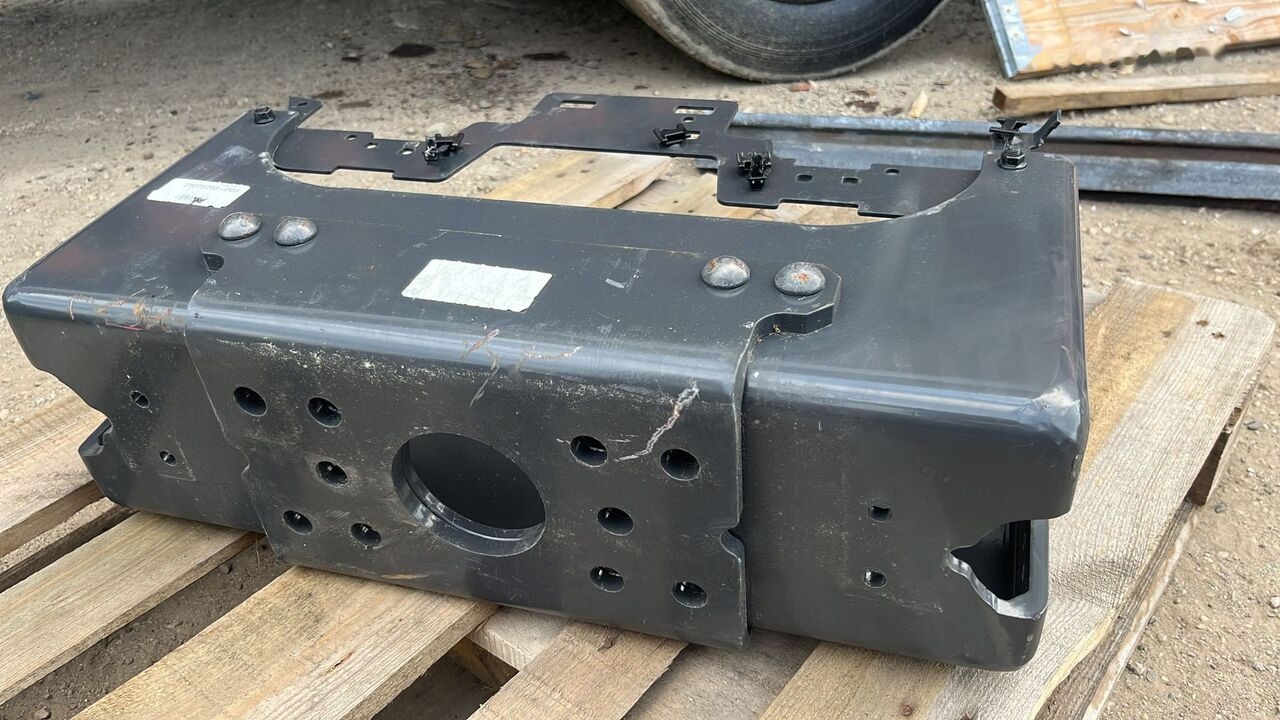 Volvo TRAVERSA type tm 190/63 CODE 21524799 truck - Fifth wheel coupling for Truck: picture 3 Volvo TRAVERSA type tm 190/63 CODE 21524799 truck - Fifth wheel coupling for Truck: picture 3