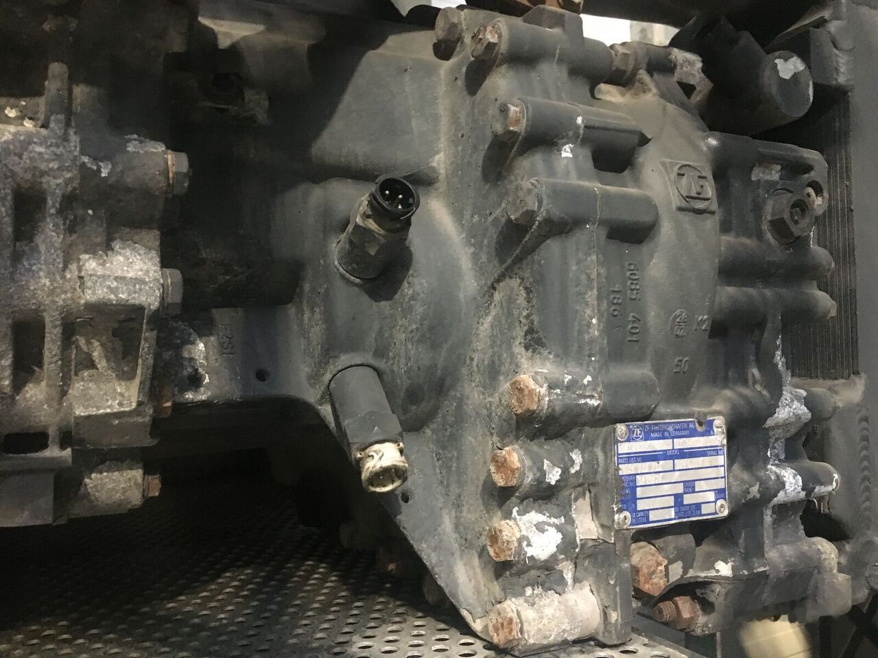 ZF 12AS 2331TD +intarder 1353041012 - Gearbox for Truck: picture 4 ZF 12AS 2331TD +intarder 1353041012 - Gearbox for Truck: picture 4