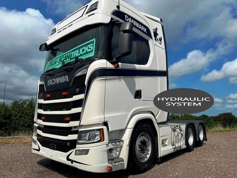 Scania S580 V8 NGS weelbase 2950mm. Air / Air suspension. Hydr. system. Air Cooler. Retarder - Tractor unit: picture 1 Scania S580 V8 NGS weelbase 2950mm. Air / Air suspension. Hydr. system. Air Cooler. Retarder - Tractor unit: picture 1