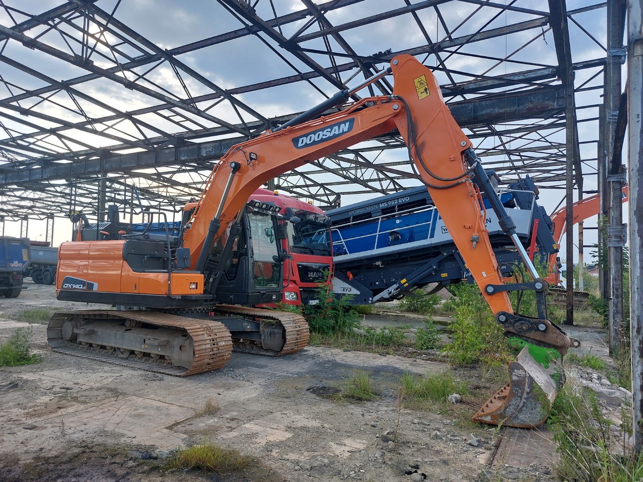 DOOSAN DX140LC-5 - Crawler excavator: picture 2 DOOSAN DX140LC-5 - Crawler excavator: picture 2