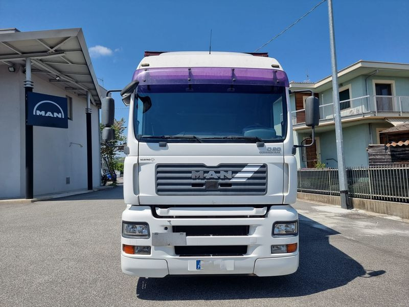 Cubo MAN TGA 26.390 - Box truck: picture 2 Cubo MAN TGA 26.390 - Box truck: picture 2