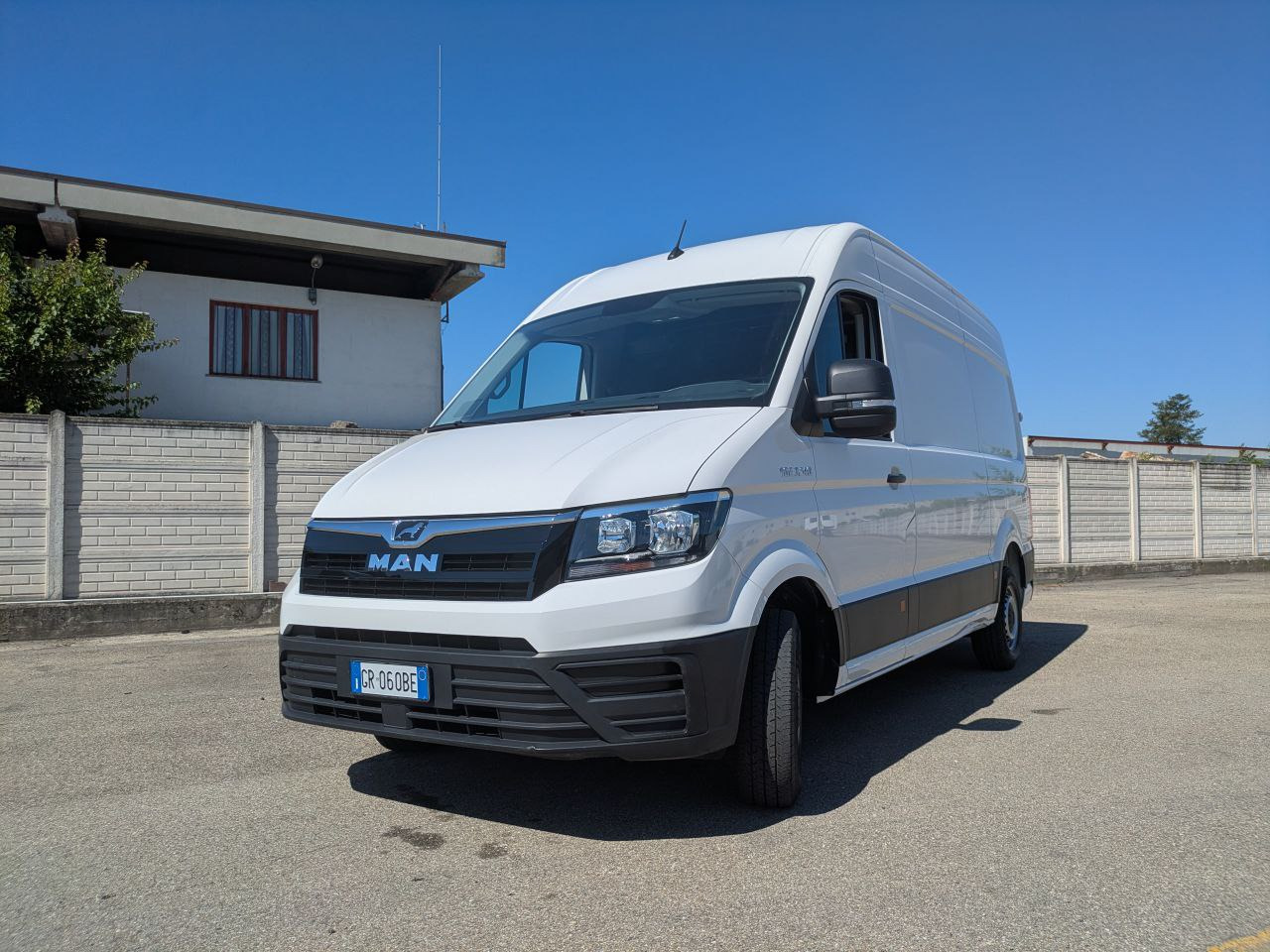 FURGONE MAN TGE TETTO ALTO CORTO MAN TGE 3.140 - 2023 - 72000 km - Panel van: picture 2 FURGONE MAN TGE TETTO ALTO CORTO MAN TGE 3.140 - 2023 - 72000 km - Panel van: picture 2