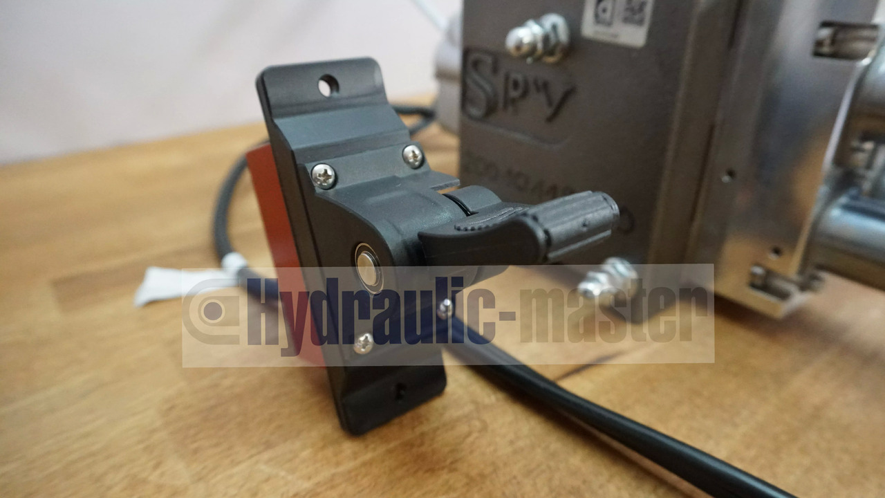 Full proportional valve 3 sections SPV 20-120 l/min 12 or 24 V plug and play det also available with Walvoil DPX100 - Front loader for tractor for Truck: picture 4 Full proportional valve 3 sections SPV 20-120 l/min 12 or 24 V plug and play det also available with Walvoil DPX100 - Front loader for tractor for Truck: picture 4