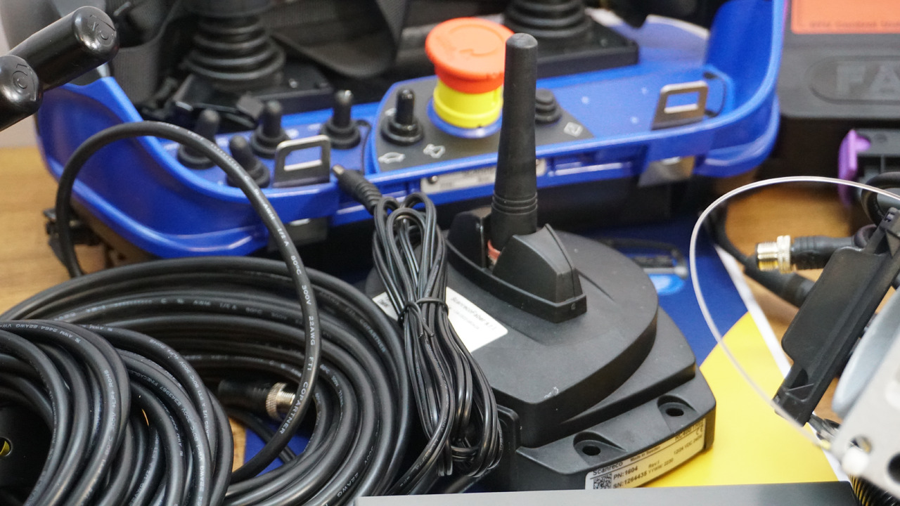 Leasing of Set SPV with Scanreco RC400 8 Functions Hiab, Palfinger, Fassi Set SPV with Scanreco RC400 8 Functions Hiab, Palfinger, Fassi: picture 6 Leasing of Set SPV with Scanreco RC400 8 Functions Hiab, Palfinger, Fassi Set SPV with Scanreco RC400 8 Functions Hiab, Palfinger, Fassi: picture 6