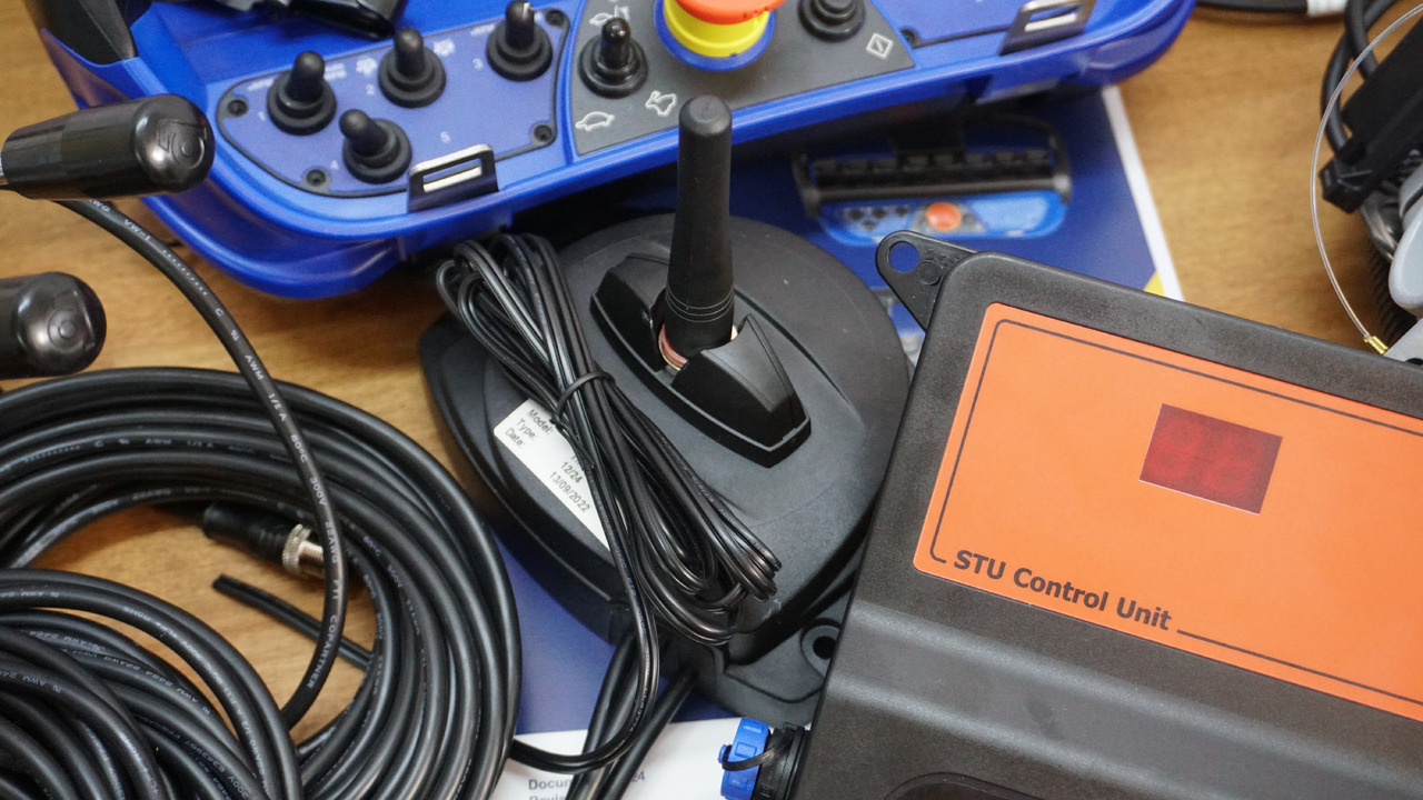 Leasing of Set SPV with Scanreco RC400 8 Functions Hiab, Palfinger, Fassi Set SPV with Scanreco RC400 8 Functions Hiab, Palfinger, Fassi: picture 7 Leasing of Set SPV with Scanreco RC400 8 Functions Hiab, Palfinger, Fassi Set SPV with Scanreco RC400 8 Functions Hiab, Palfinger, Fassi: picture 7