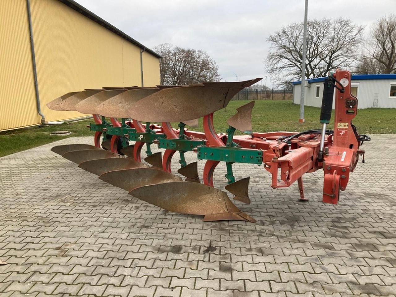Kverneland EG 100-300 5 + PACKOMAT - Plow: picture 4 Kverneland EG 100-300 5 + PACKOMAT - Plow: picture 4