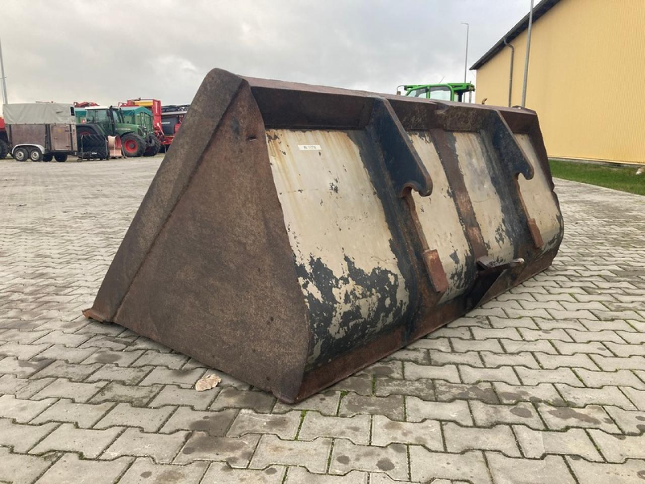 LGS2400 ZU MERLO - Bucket: picture 2 LGS2400 ZU MERLO - Bucket: picture 2