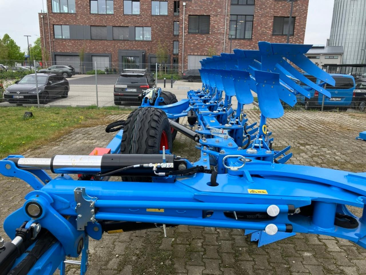 Lemken DIAMANT 16 V OFF+ONLAND - Plow: picture 3 Lemken DIAMANT 16 V OFF+ONLAND - Plow: picture 3