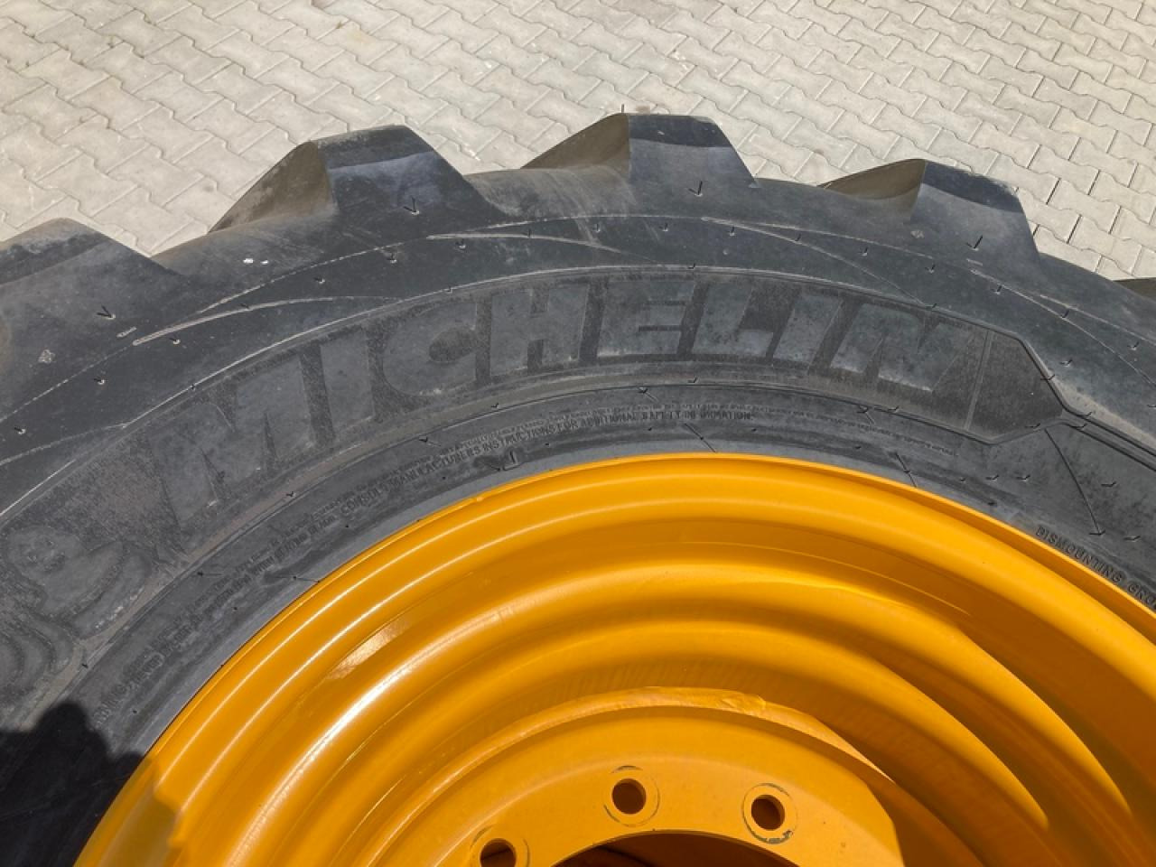 Michelin 620/70R26 VF CFO+ ZU JCB TM 420 - Tire: picture 5 Michelin 620/70R26 VF CFO+ ZU JCB TM 420 - Tire: picture 5