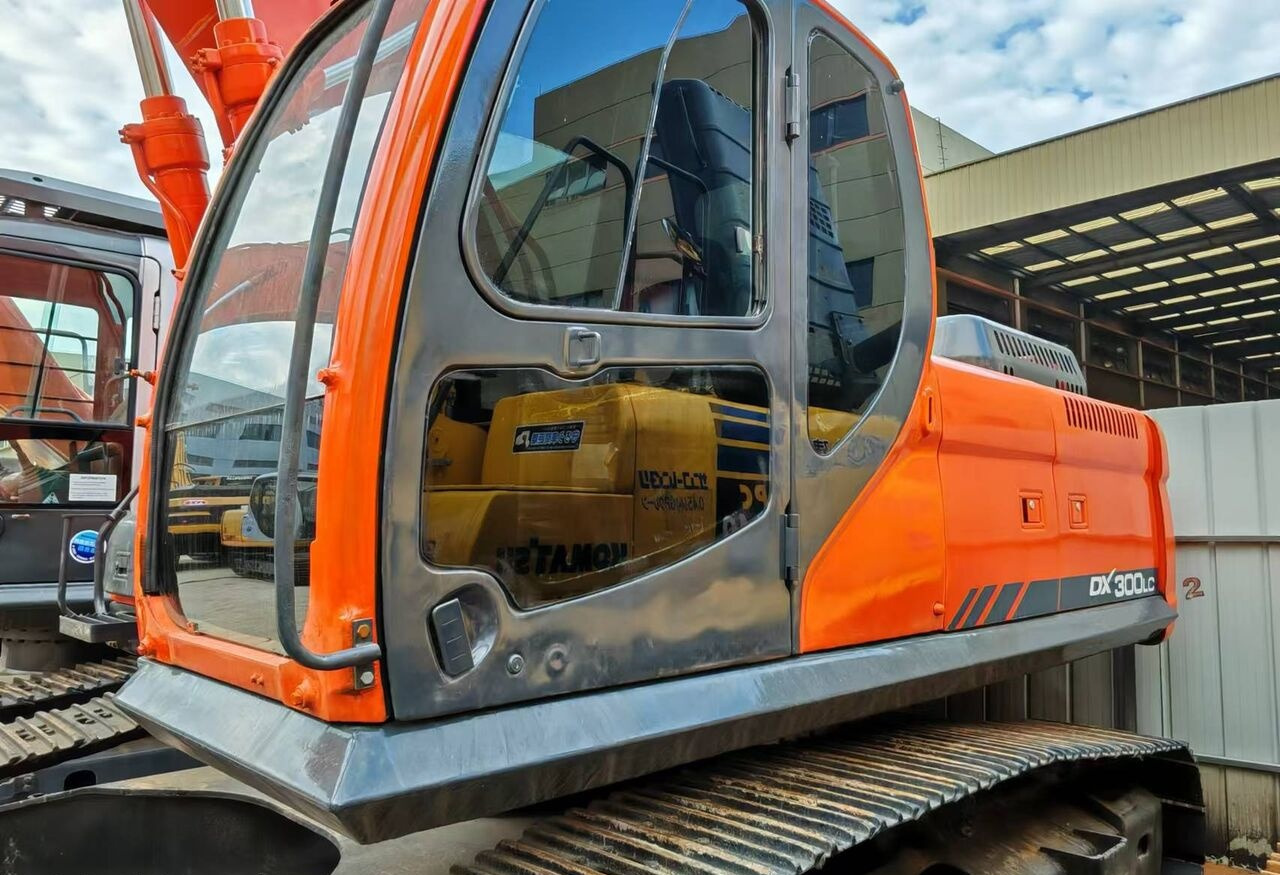 Doosan DX300LC - Crawler excavator: picture 1 Doosan DX300LC - Crawler excavator: picture 1