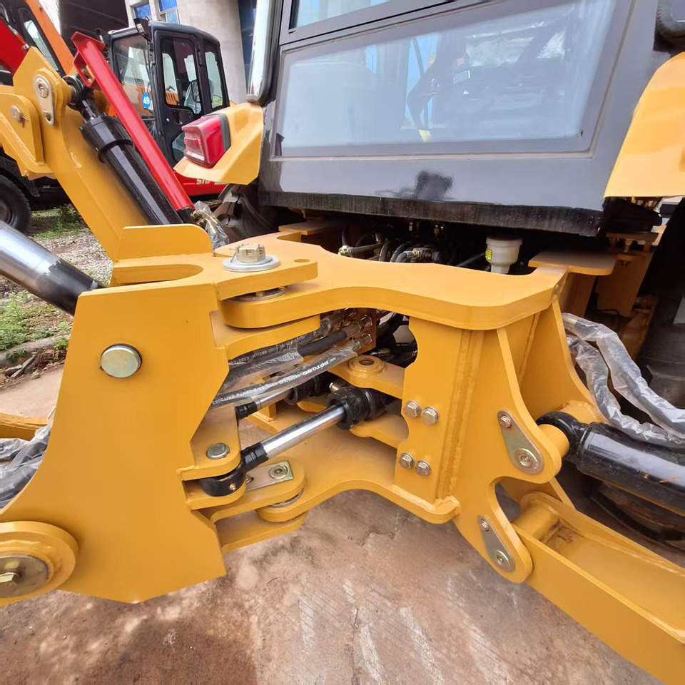 CAT 420F2 Backhoe Loader - Backhoe loader: picture 4 CAT 420F2 Backhoe Loader - Backhoe loader: picture 4