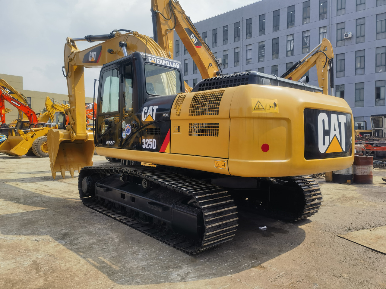 CATERPILLAR CAT 325D Excavator - Crawler excavator: picture 2 CATERPILLAR CAT 325D Excavator - Crawler excavator: picture 2
