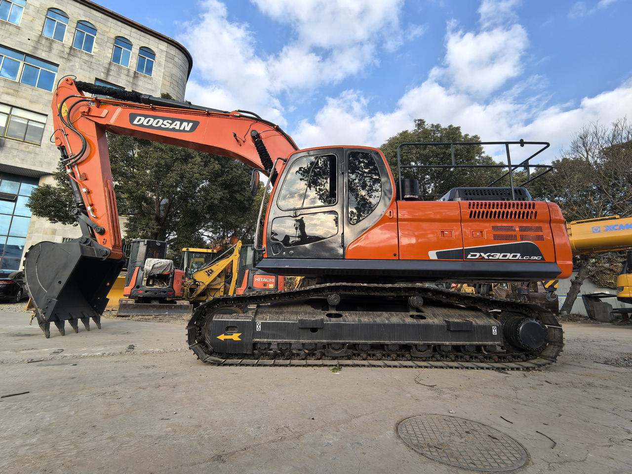 Doosan DX300LC-9C Crawler Excavator - Crawler excavator: picture 1 Doosan DX300LC-9C Crawler Excavator - Crawler excavator: picture 1