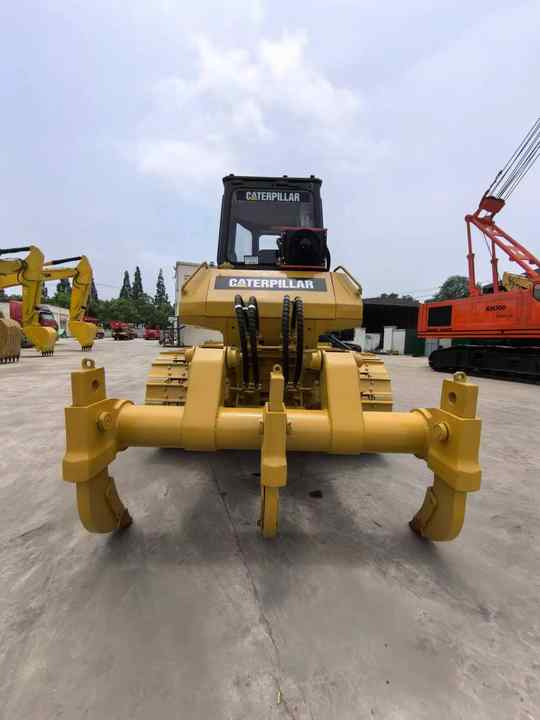 High Efficiency d6h d7h Used Caterpillar Bulldozer d7g used caterpillar bulldozer in shanghai - Bulldozer: picture 3 High Efficiency d6h d7h Used Caterpillar Bulldozer d7g used caterpillar bulldozer in shanghai - Bulldozer: picture 3