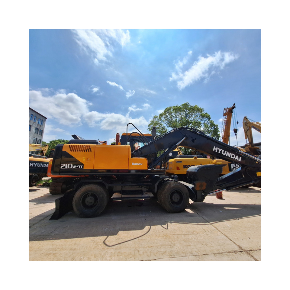 Hyundai 210w-9 wheel excavator - Wheel excavator: picture 2 Hyundai 210w-9 wheel excavator - Wheel excavator: picture 2