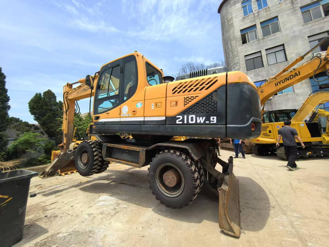 Hyundai 210w-9 wheel excavator - Wheel excavator: picture 5 Hyundai 210w-9 wheel excavator - Wheel excavator: picture 5
