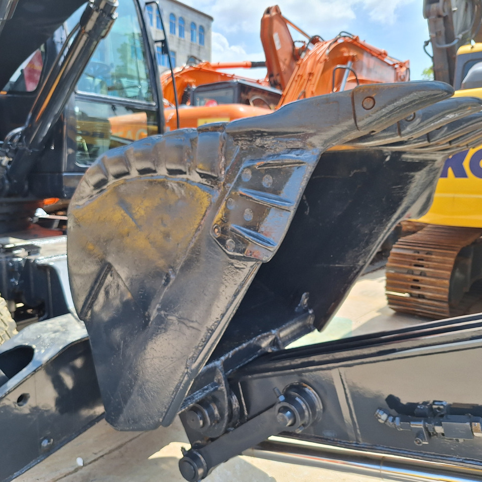 Hyundai 210w-9T wheel excavator - Wheel excavator: picture 4 Hyundai 210w-9T wheel excavator - Wheel excavator: picture 4