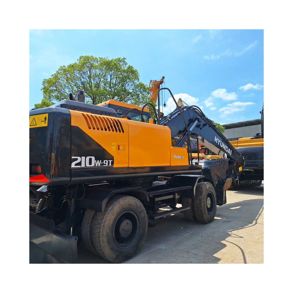 Hyundai 210w-9T wheel excavator - Wheel excavator: picture 1 Hyundai 210w-9T wheel excavator - Wheel excavator: picture 1