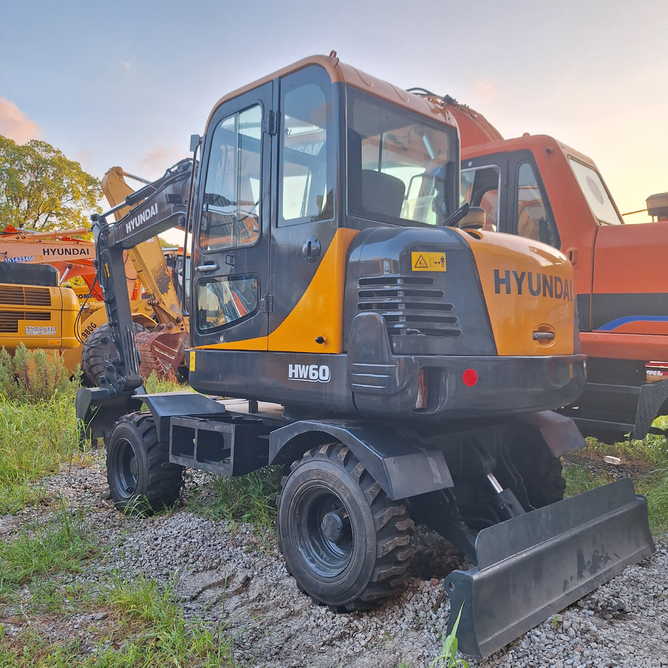 Wheel excavator Hyundai HW60 excavator: picture 6 Wheel excavator Hyundai HW60 excavator: picture 6