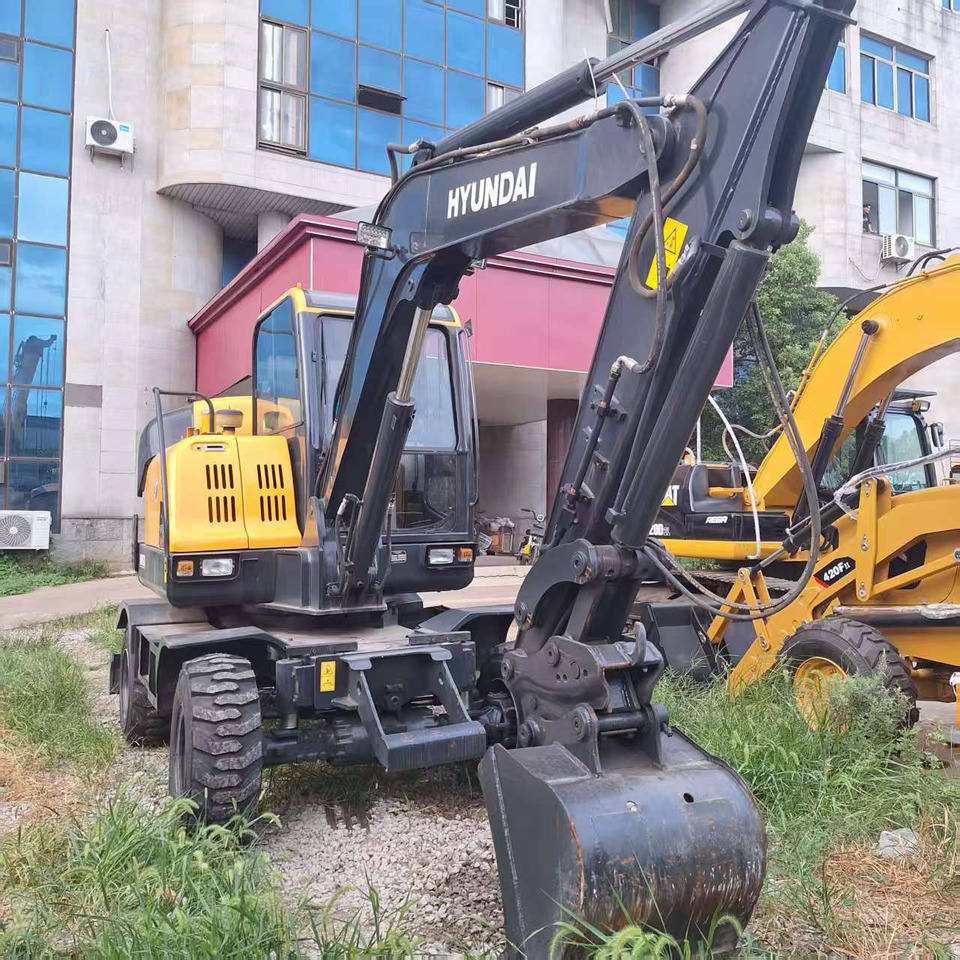 Hyundai HW60 excavator - Wheel excavator: picture 1 Hyundai HW60 excavator - Wheel excavator: picture 1