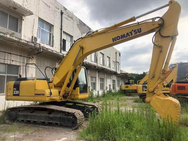 Komatsu PC220-7 - Crawler excavator: picture 1 Komatsu PC220-7 - Crawler excavator: picture 1