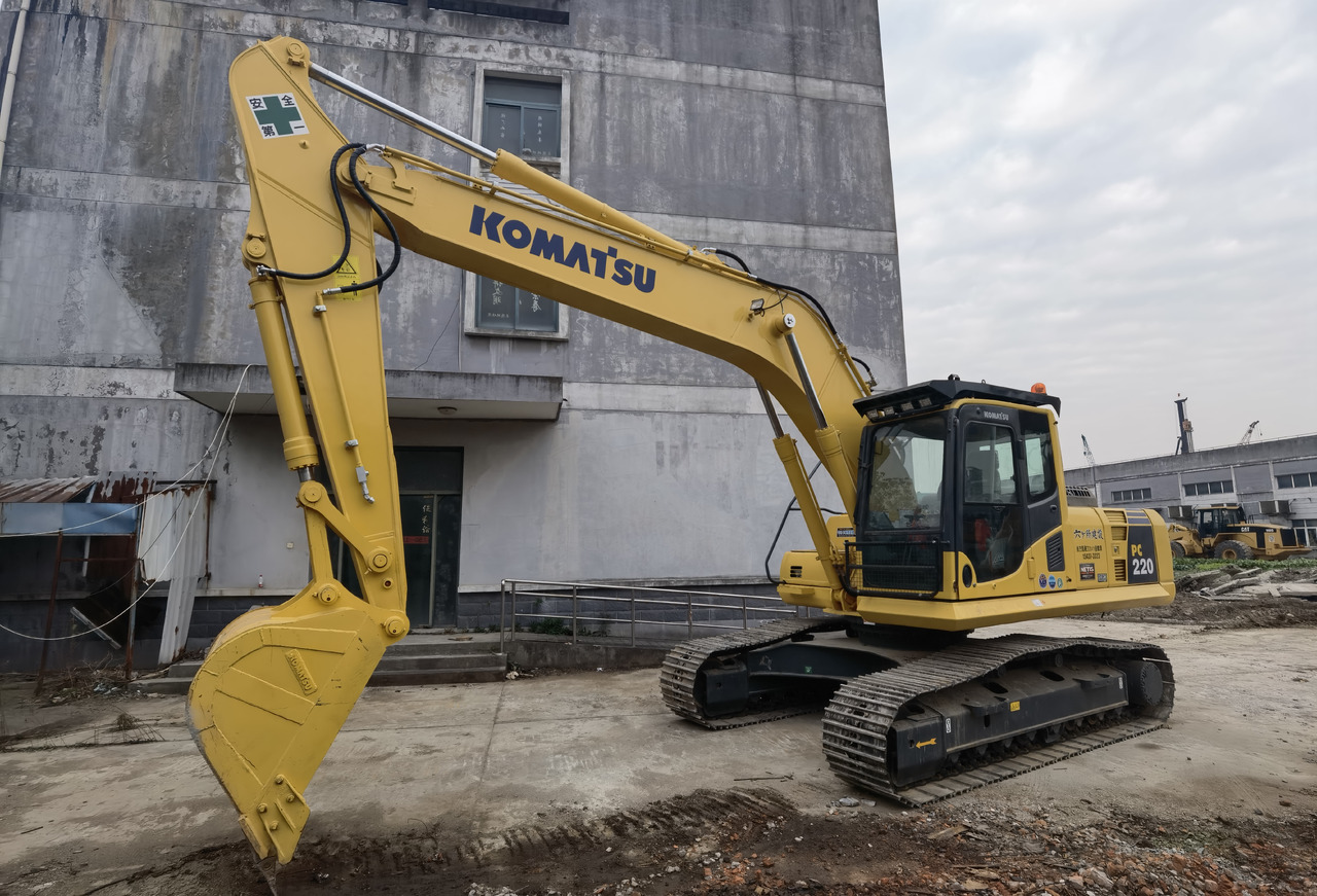 Komatsu PC220-8 Excavator - Crawler excavator: picture 4 Komatsu PC220-8 Excavator - Crawler excavator: picture 4