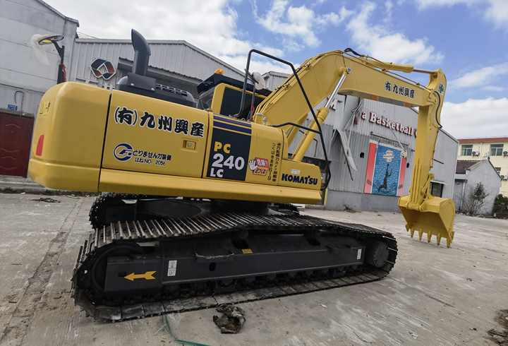 Made in Japan Used Excavator Komatsu PC240LC-8 SECOND HAND Komatsu PC240-8 Digging for Sale - Crawler excavator: picture 5 Made in Japan Used Excavator Komatsu PC240LC-8 SECOND HAND Komatsu PC240-8 Digging for Sale - Crawler excavator: picture 5