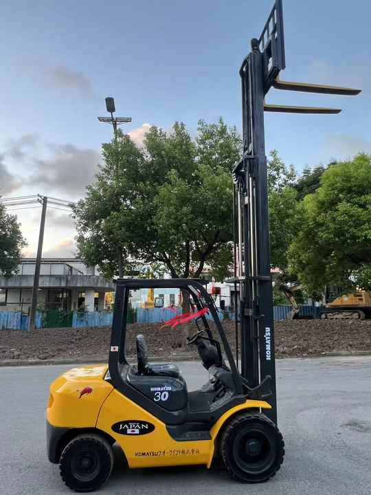 New arriver second hand Komatsu FD30 forklift with good performance cheap used forklift for sale - Diesel forklift: picture 4 New arriver second hand Komatsu FD30 forklift with good performance cheap used forklift for sale - Diesel forklift: picture 4