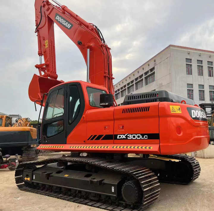 Original Korea Doosan Used Excavator 30 Ton Doosan DX300LC Crawler Excavator For Sale - Crawler excavator: picture 4 Original Korea Doosan Used Excavator 30 Ton Doosan DX300LC Crawler Excavator For Sale - Crawler excavator: picture 4