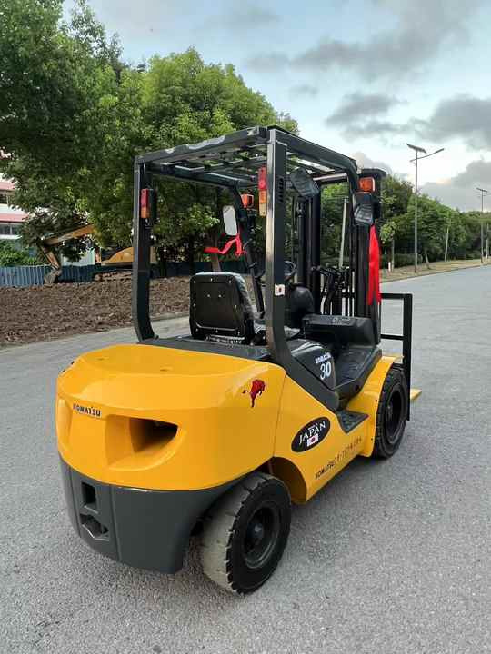 Second hand Komatsu Forklift FD30 Low price used forklift for sale - Diesel forklift: picture 2 Second hand Komatsu Forklift FD30 Low price used forklift for sale - Diesel forklift: picture 2