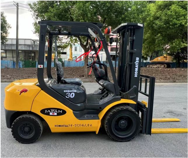 Second hand Komatsu Forklift FD30 Low price used forklift for sale - Diesel forklift: picture 1 Second hand Komatsu Forklift FD30 Low price used forklift for sale - Diesel forklift: picture 1